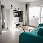 Cozyapartment Near Metrogorjului *