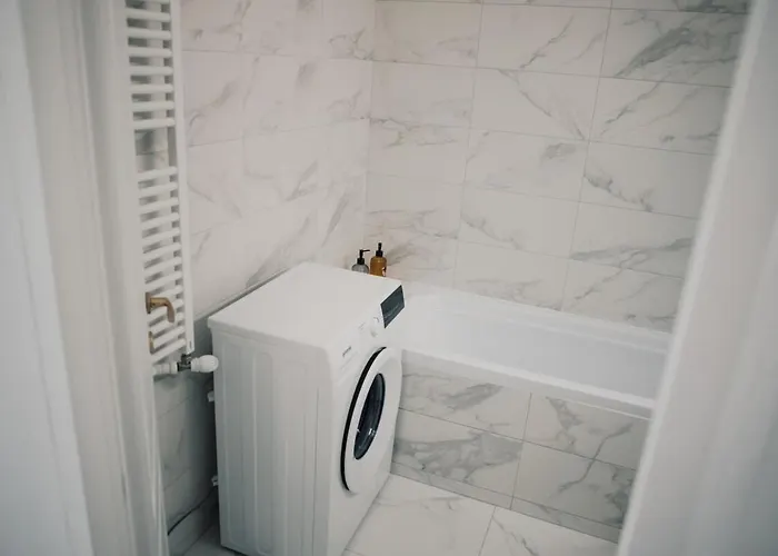 Cozyapartment Near Metrogorjului Bucharest