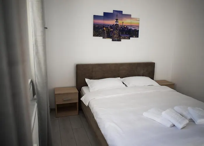 Cozyapartment Near Metrogorjului Bucharest