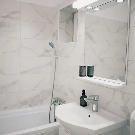 Cozyapartment Near Metrogorjului Διαμέρισμα