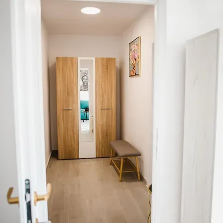 Cozyapartment Near Metrogorjului דירה בוקרשט
