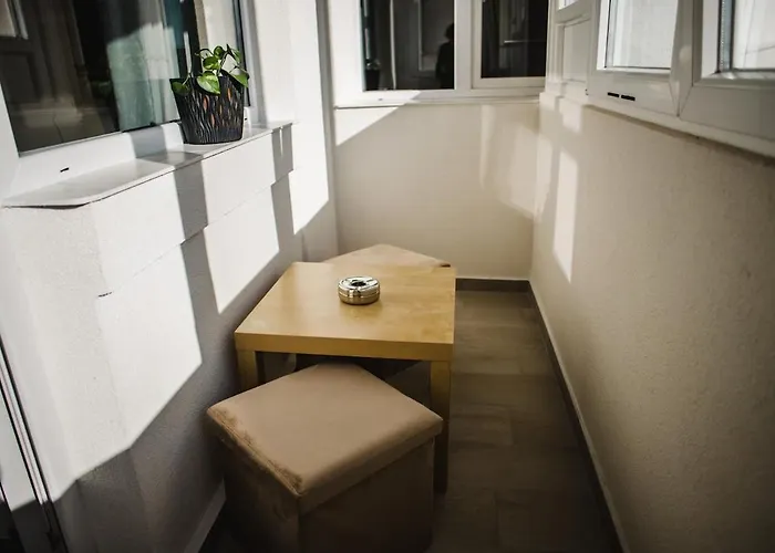 Cozyapartment Near Metrogorjului דירה