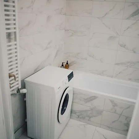 Cozyapartment Near Metrogorjului Bucharest